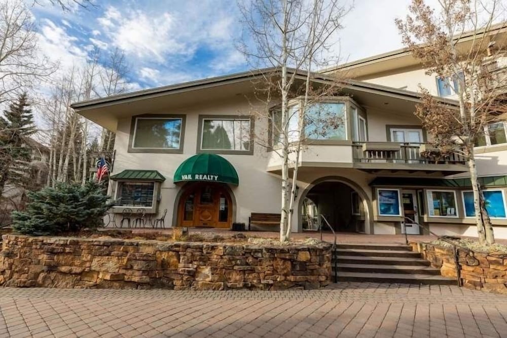 Condo 100 Yards to Gondola One by RedAwning