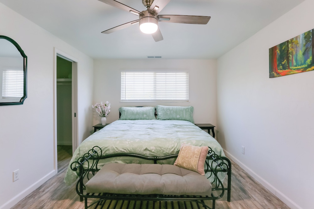 Mtn-view Home w/ Patio & Grill in Woodlake