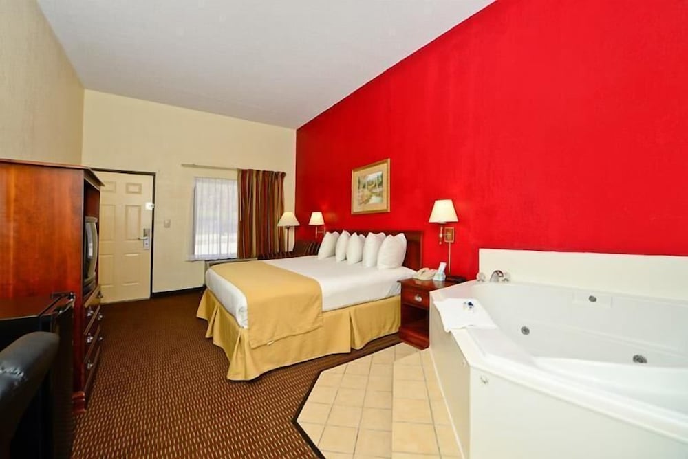 Manchester Heritage Inn And Suites