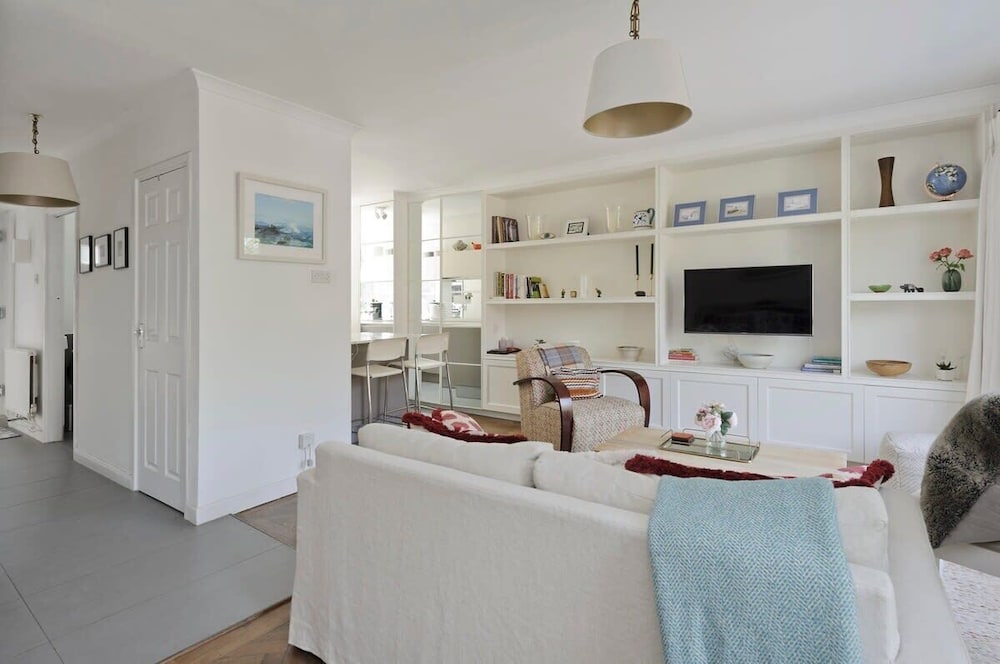 3 Bedroom Apartment, Earls Court
