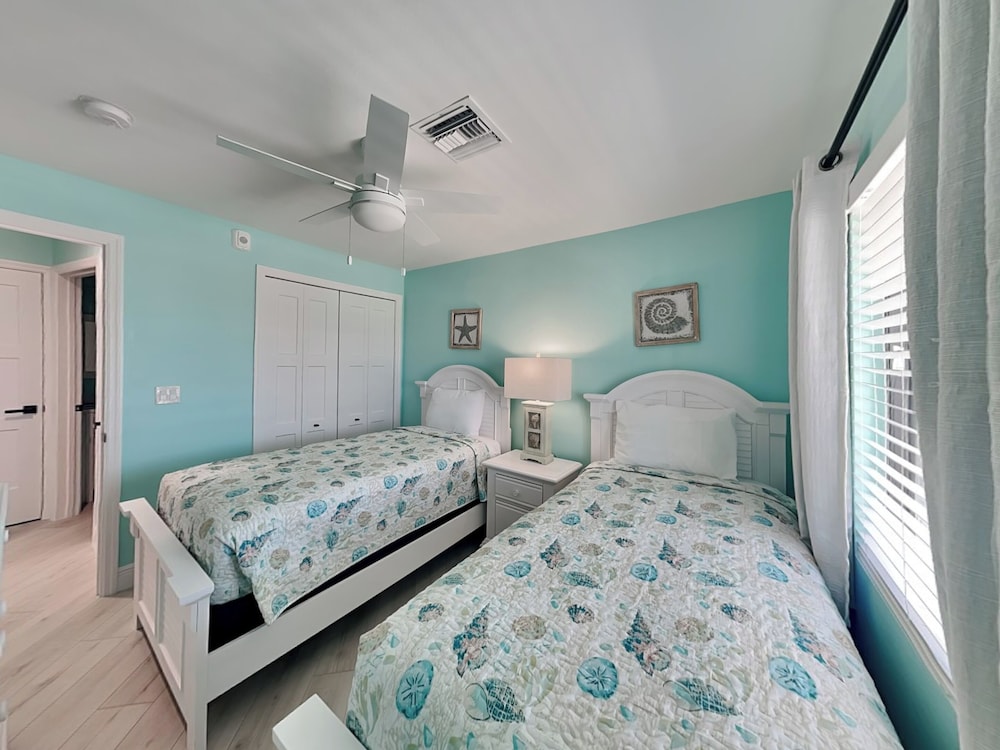 Seaside 5 by Distinctive Beach Rentals
