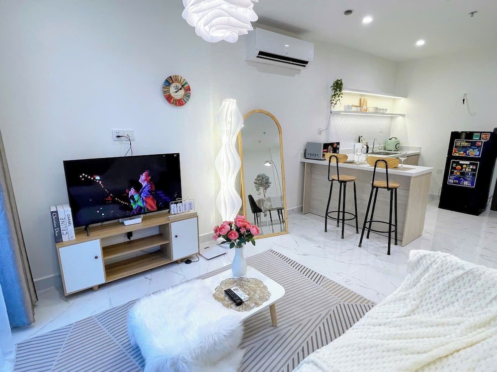 COZY- Vinhomes Grand Park Apartments