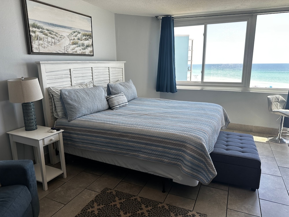 Beach Front Ocean View Condo - Top of the Gulf 615