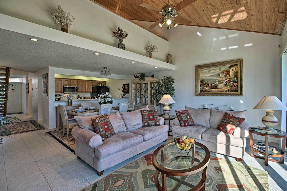 Palm Beach Retreat w/ Pool: 1 Mi to PGA Golf - Property Image 15