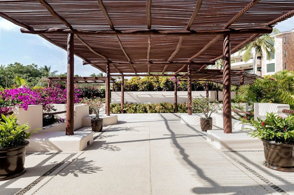 Gorgeous 4 Bedroom Condo - Property Image 2