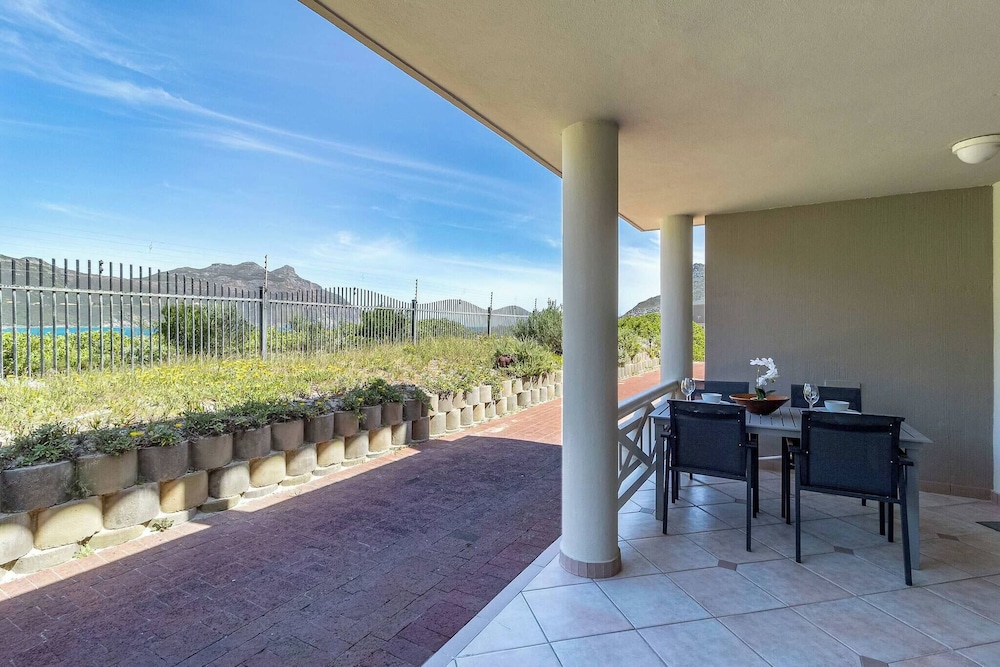 Beachfront Villa, Beach Club, Houtbay