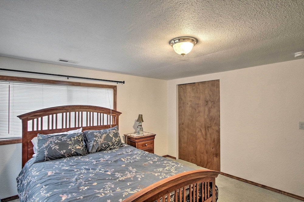 Packwood Getaway w/ Game Room, Grill & Patio view 4