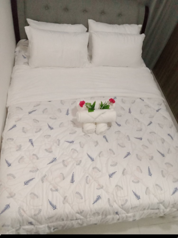 Luxurious Bayview 2BR Near MOA Picc CCP Free Wifi