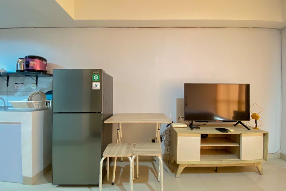 Modern Look Studio Apartment At H Residence view 5