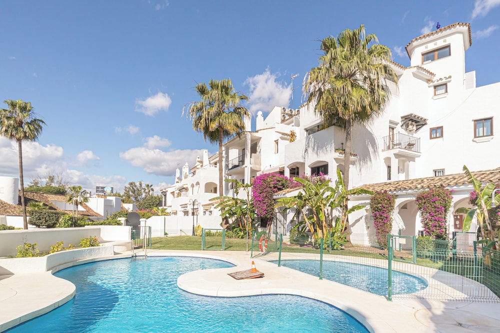 Puerto Banus Near La Sala By The Sea