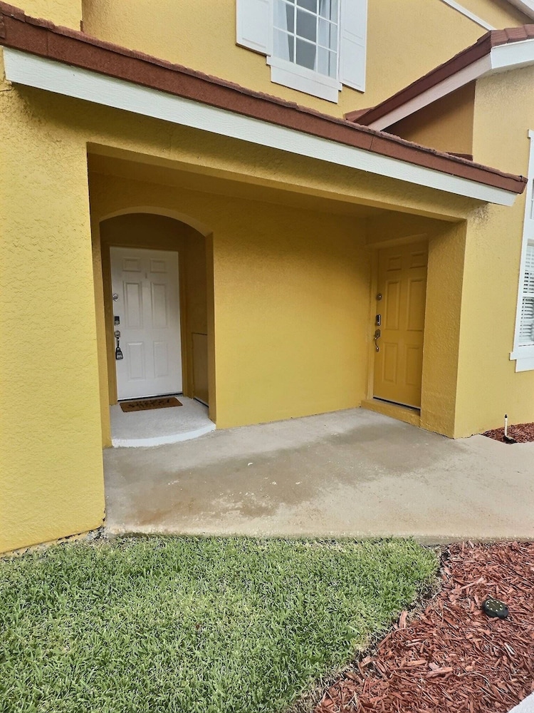3BR Townhome Lake Berkley - Near Disney