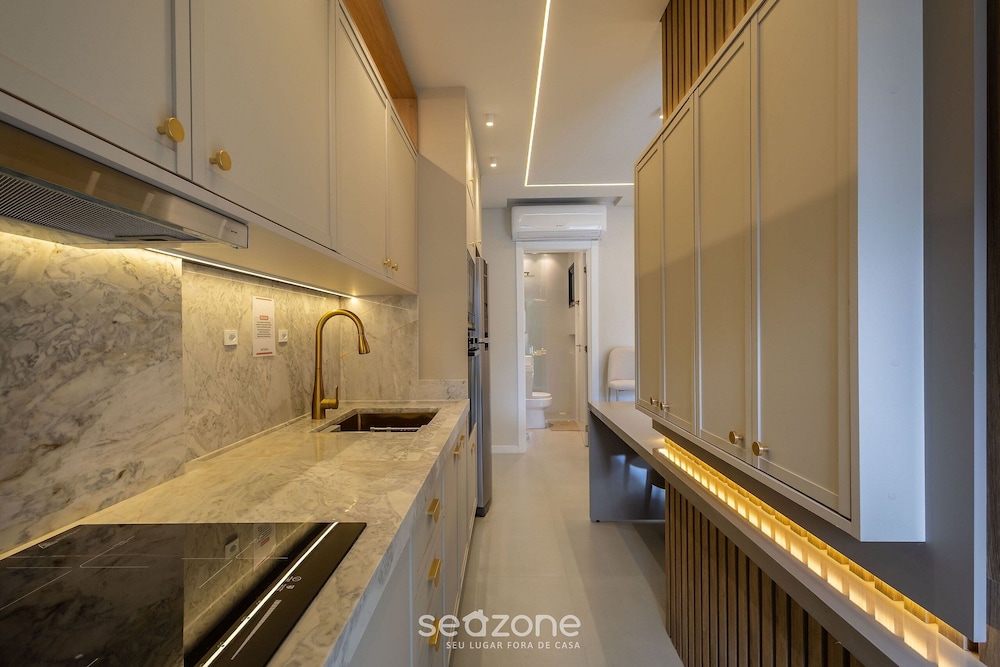 Apart With Barbecue 600m From the Beach Aqt0604