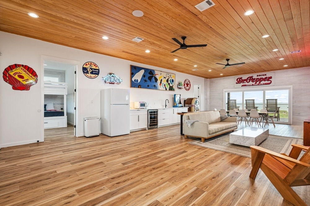 The Coppertone House 6 Bedroom Home