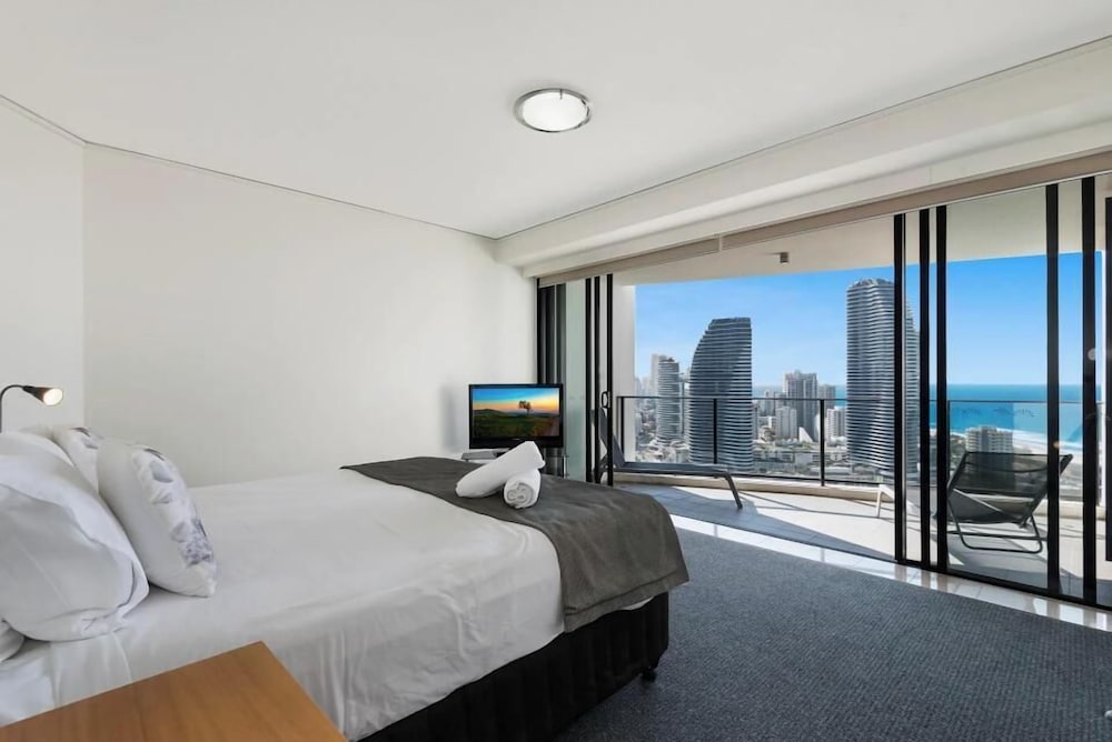 Sky Lounge 4BR Sub Penthouse