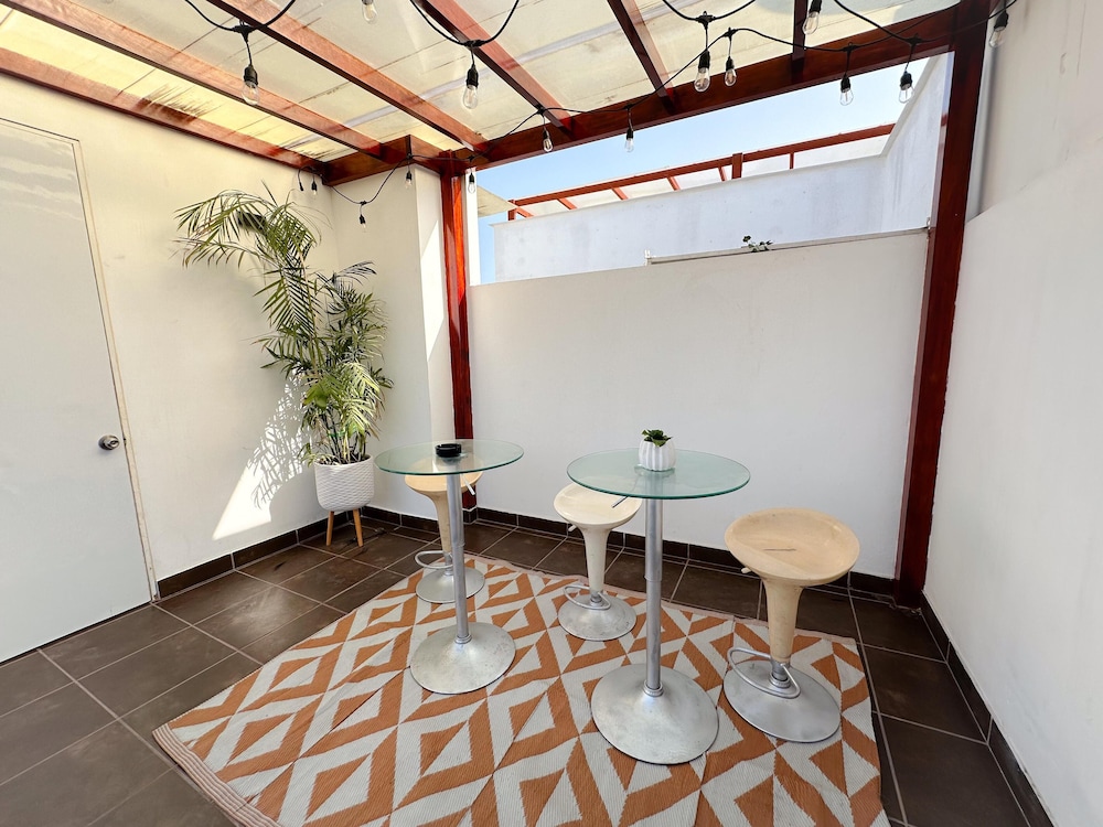 Exclusive Apartment with Private Terrace (1504)