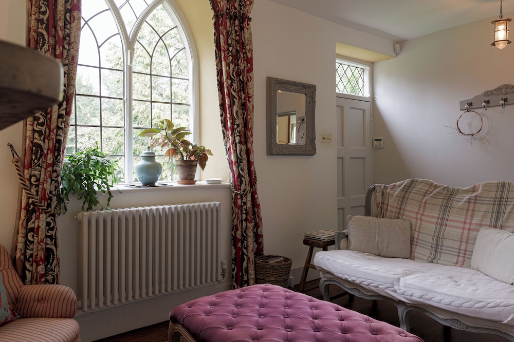 Artisan Hall Stunning Grandeur Cotswolds