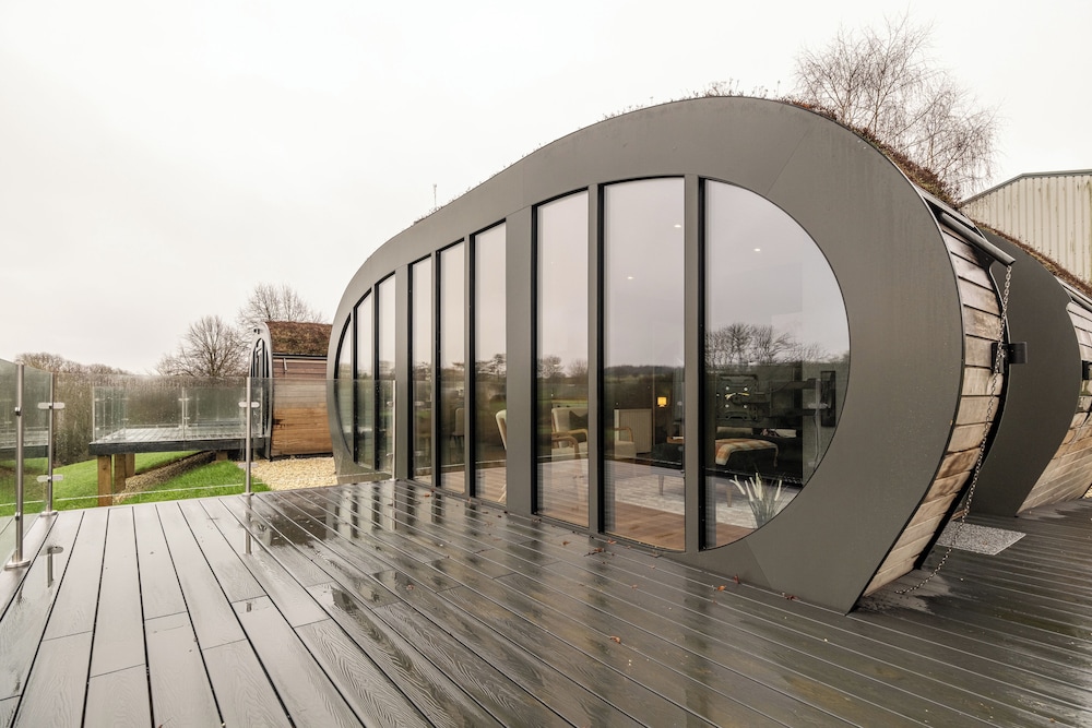 Unique 1 BD Eco-Retreat in Old Chalford