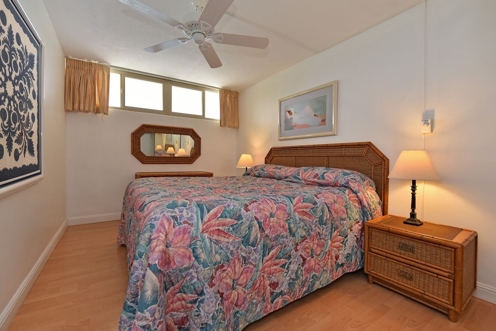 Kahana Reef 414 by RedAwning view 4