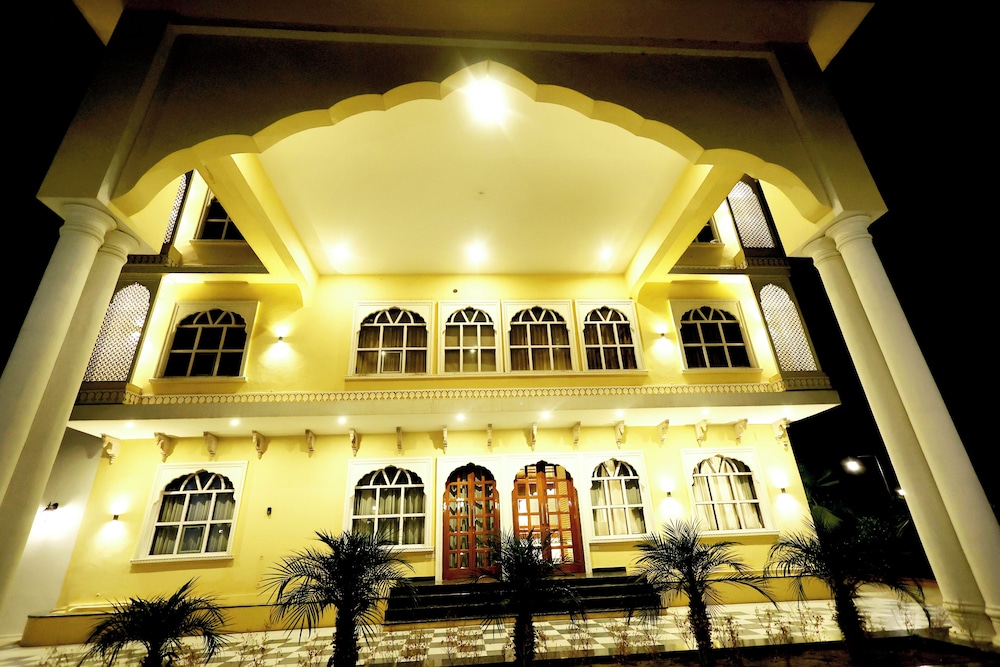 Hari Mahal Resort