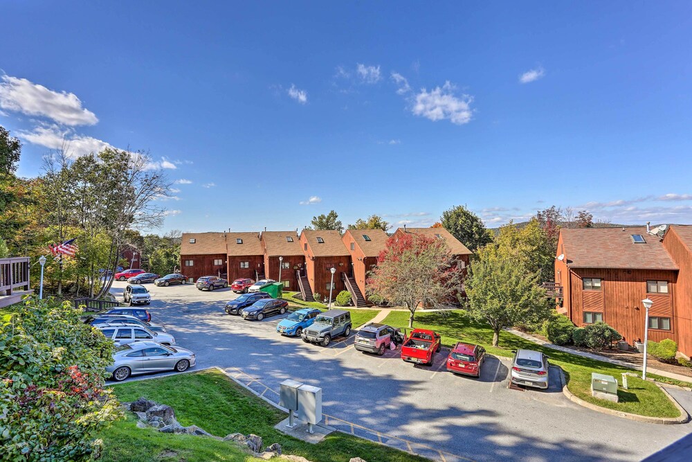 2 Mi to Waterpark: Vernon Township Gem w/ Balcony view 5