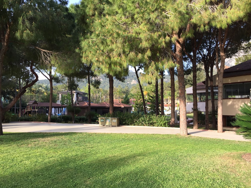 Champion Holiday Village - All Inclusive