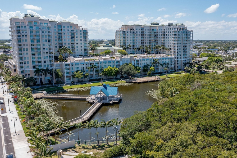 309n Sunrise Suite1 Bedroom, Pools, Jacuzzi, Beach, Shops & Dog Friendly