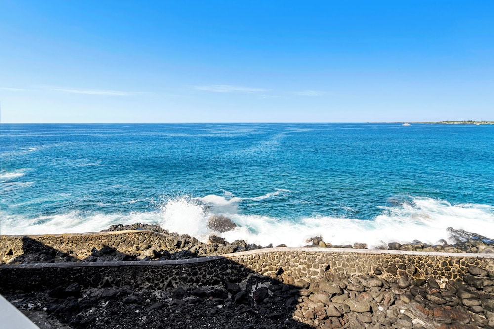 Direct Ocean Front - Upgraded Unit - Free Concierge - Vrkcv