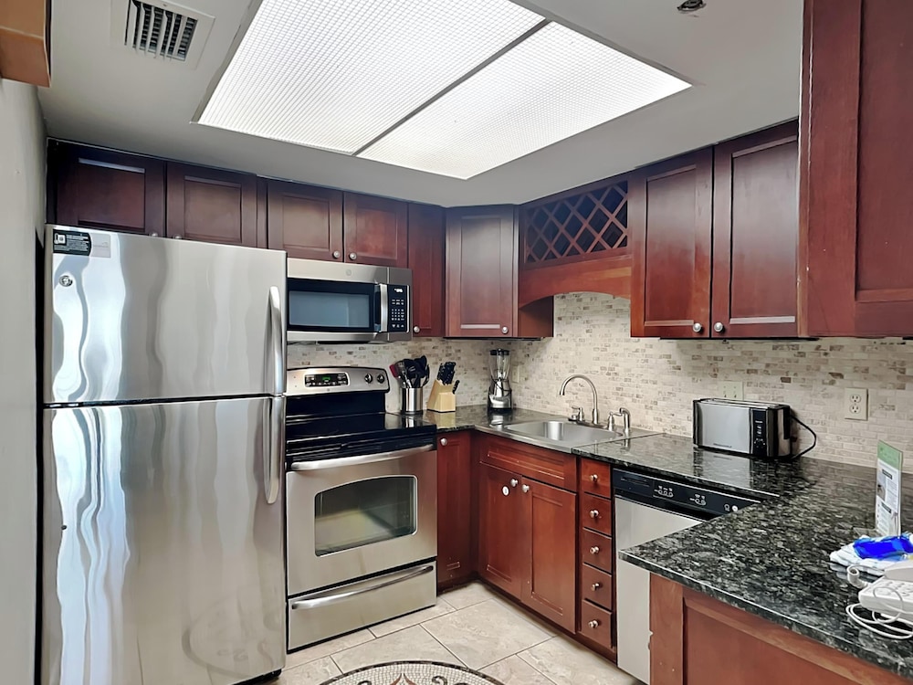 Phoenix I by Southern Vacation Rentals