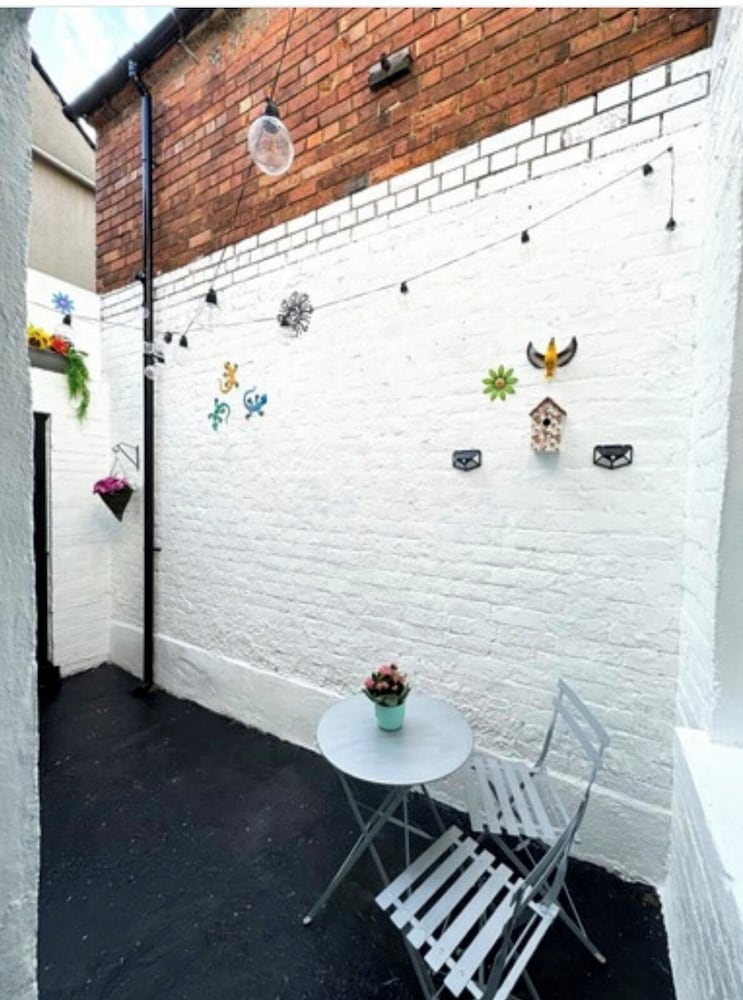 Traditional Belfast House 10 Mins From City Centre