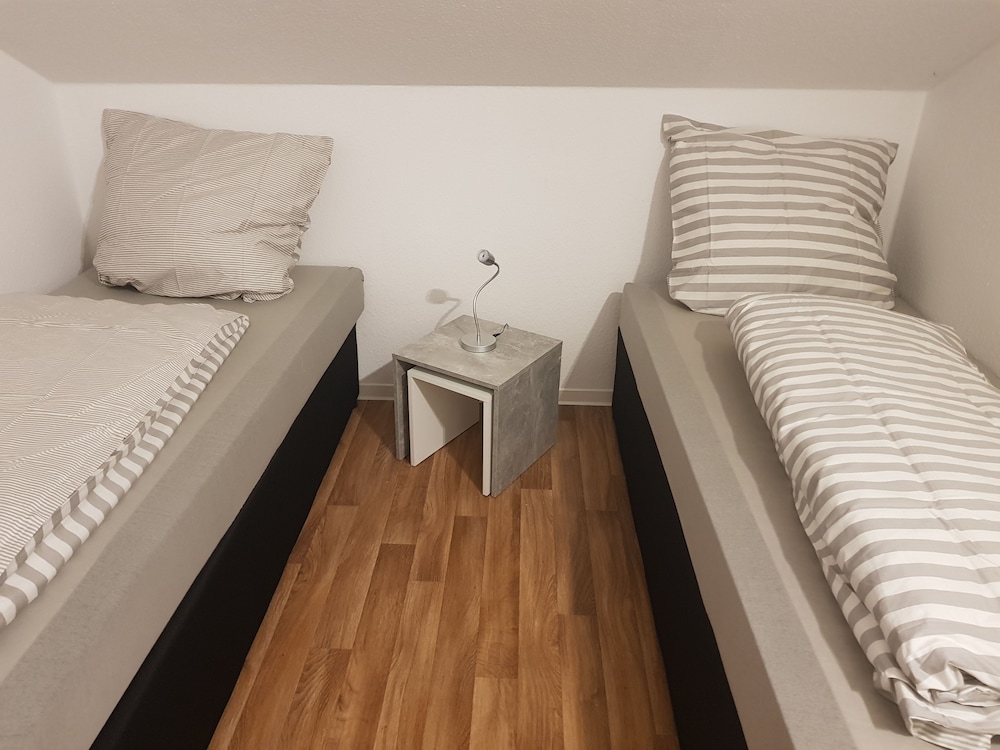 Wuppertal Vacations - SP Hotels- Apartment an der Wiesenstrae - Property Image 1