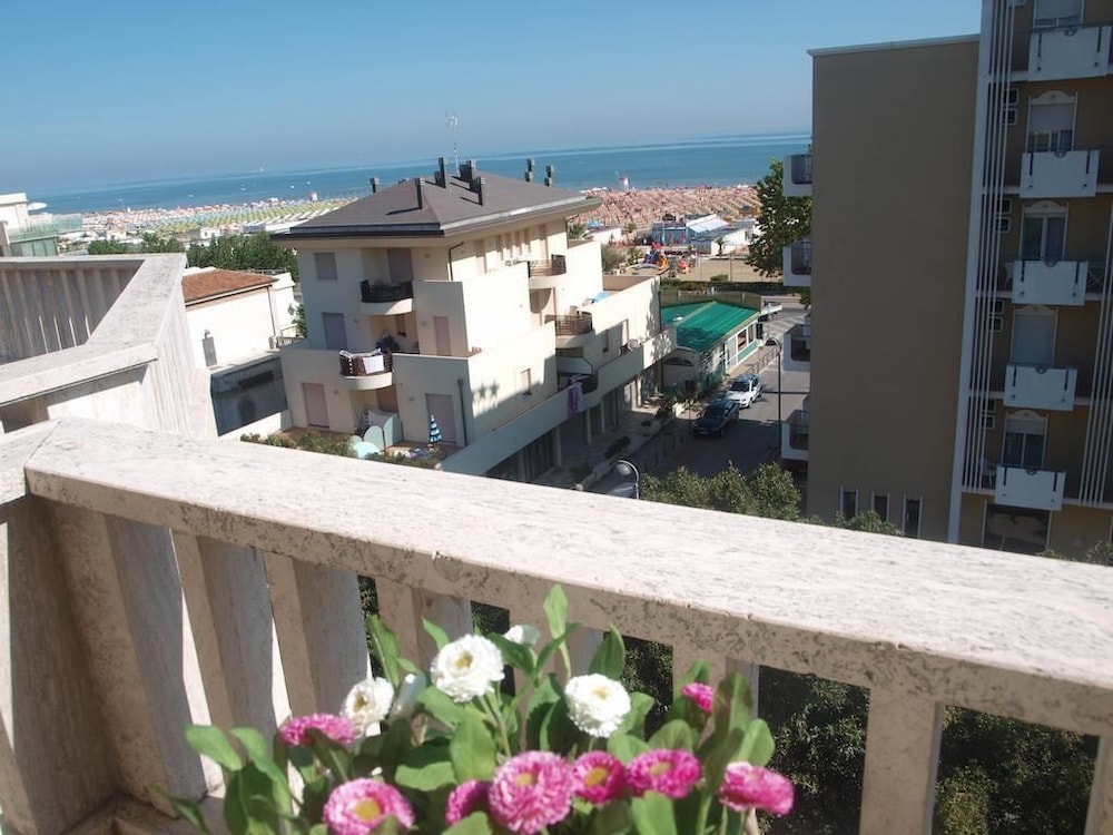 Residence Internazionale en Rimini — balance & terrace