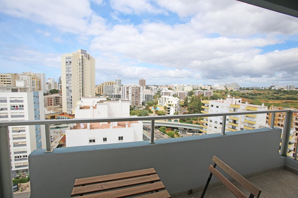A22 - Rocha Beach Flat in Portim o