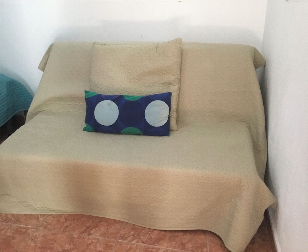 3bed Penthouse Apt With Private Terrace & Balcony