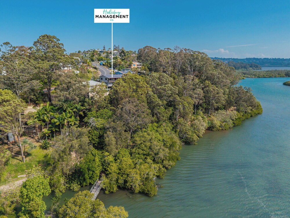 Hillcrest Retreat with River Views