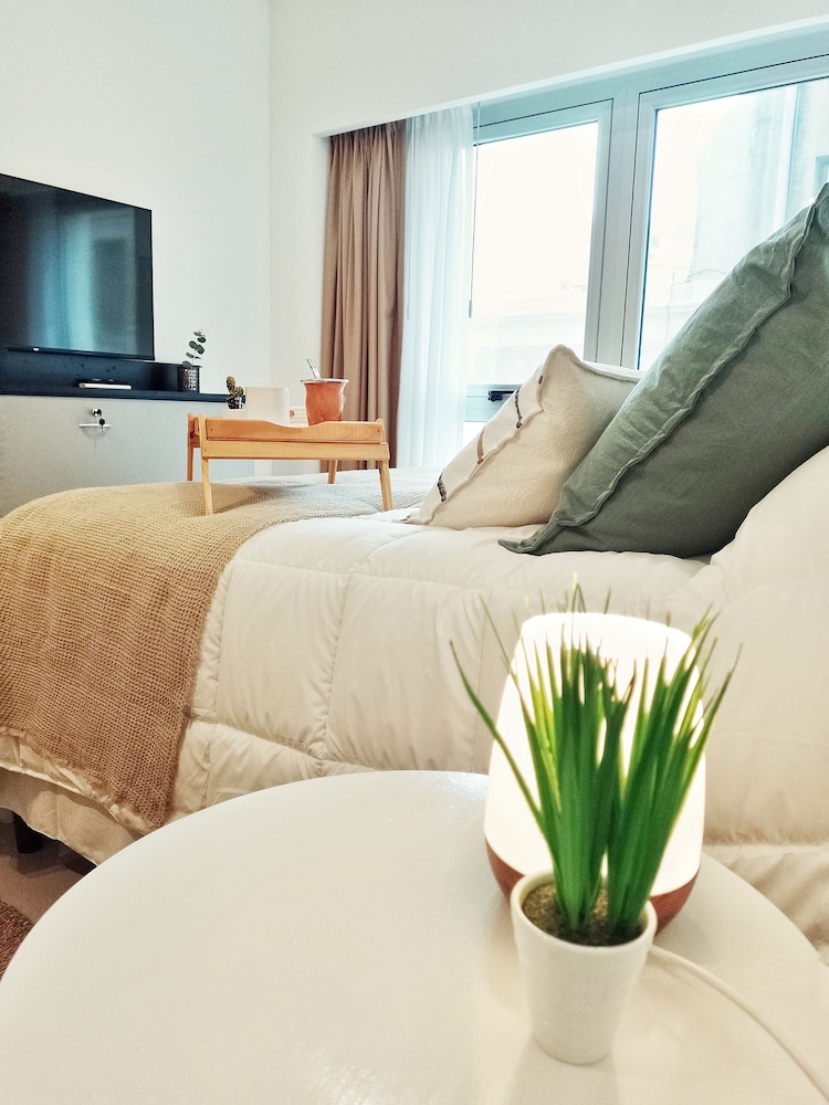 Ayres Suites Moreno