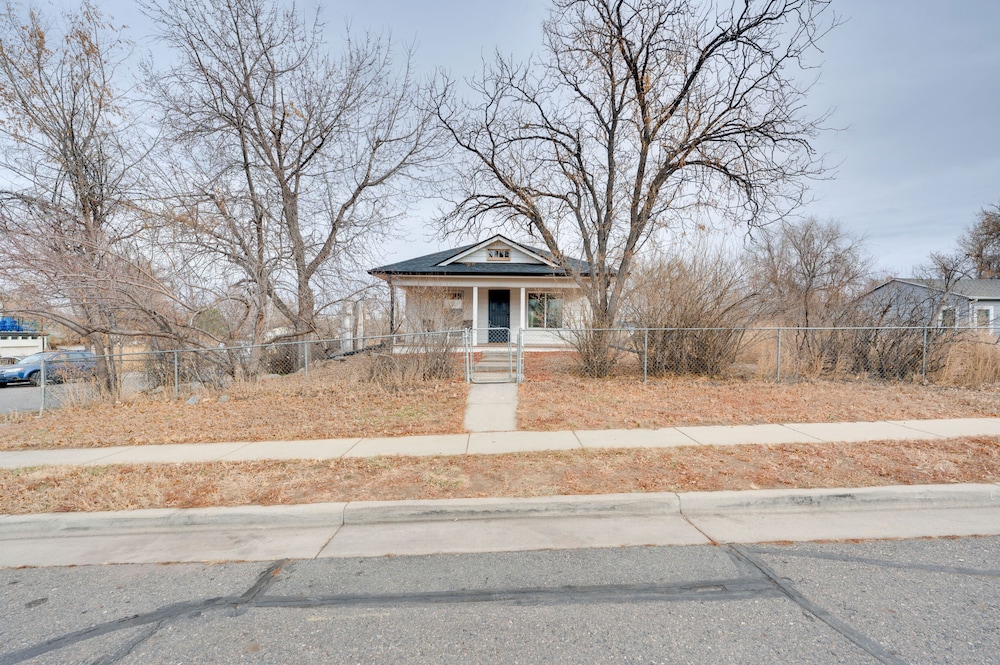 Chic Erie Vacation Rental ~ 14 Mi to Boulder! view 2