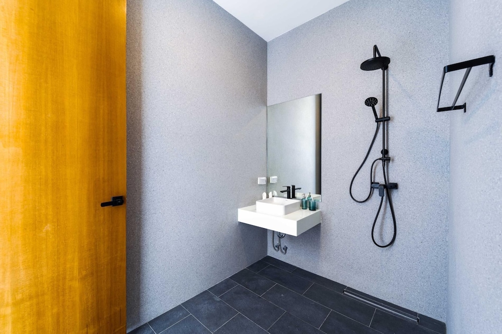 Modern 4 Bed Private Pool Villa KH-B6