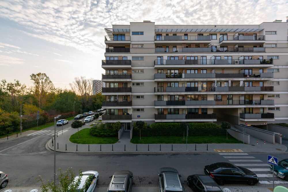Atrium Promenada Apartment by Renters view 2