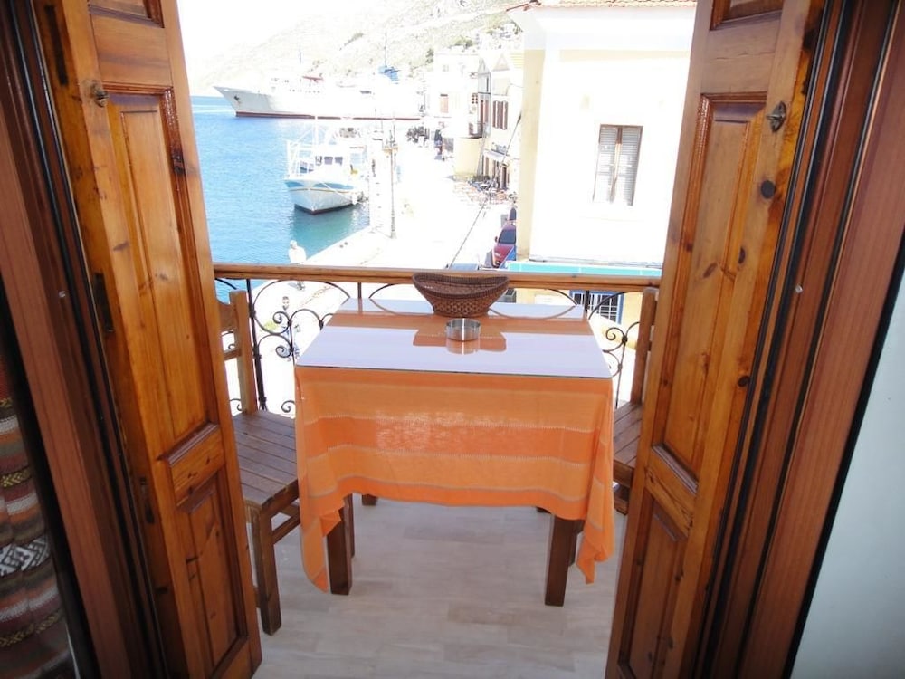 Captain's Suites