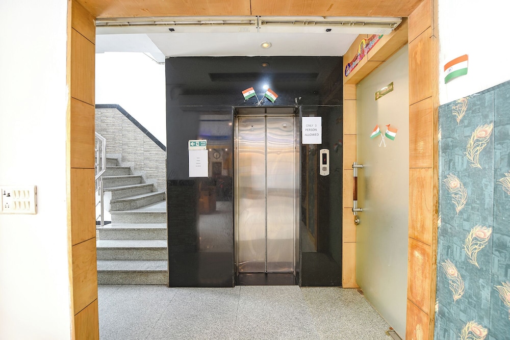 Fabhotel The Kings Plaza