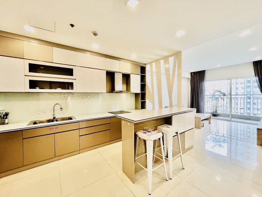 Sunrise City Alm's Luxury Apartment