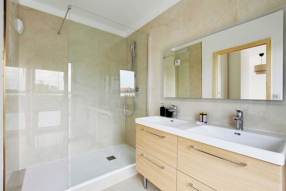 Chic Duplex With Rooftop -3bd/6p- Nogent-sur-marne