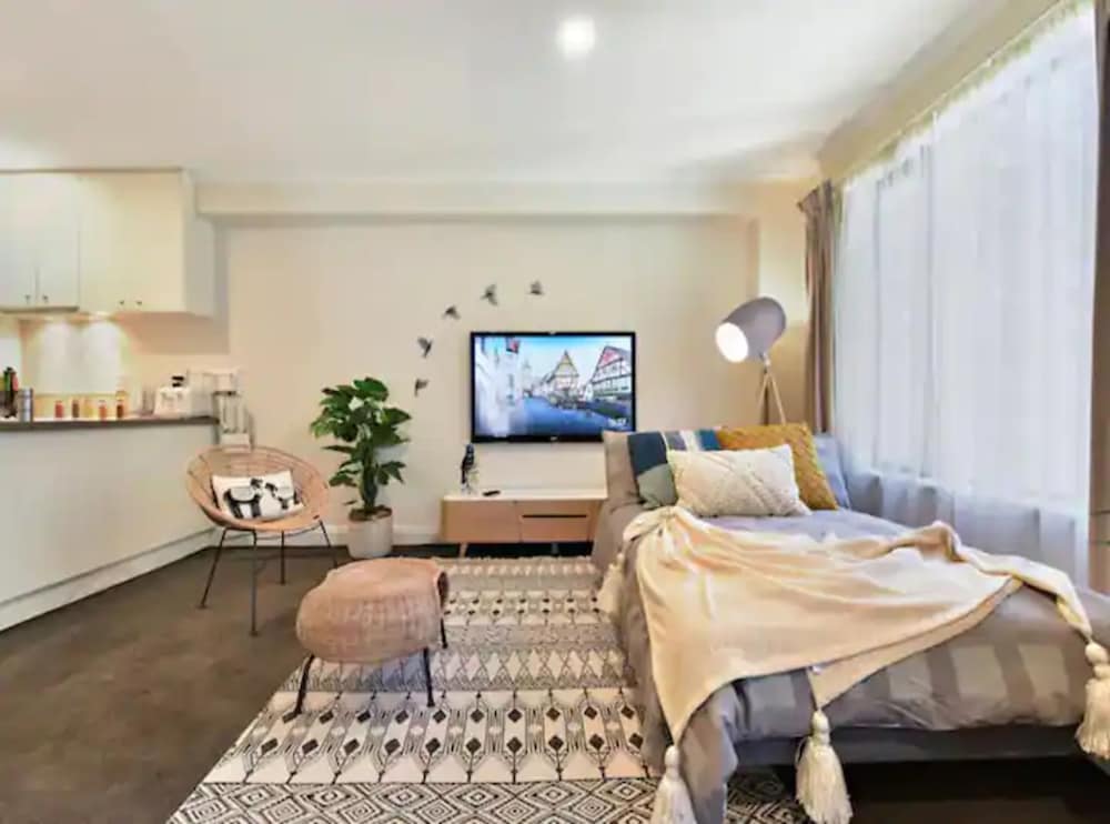 Spacious Apartment In Central Auckland photo 2