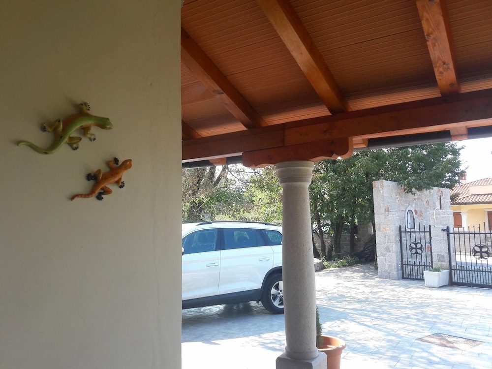Photo 16
