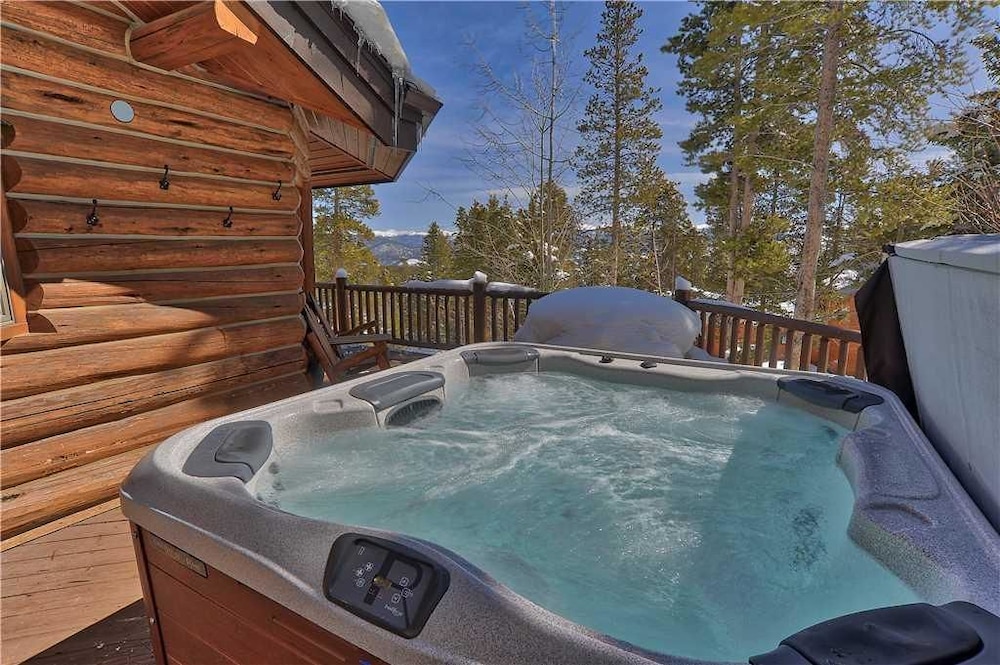 Black Bear Lodge Holiday Home 4 view 5