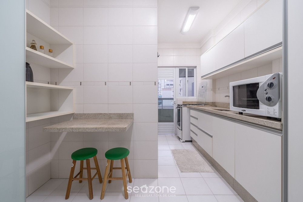 3rooms apt w Suite and bbc Close to Beaches Egv302