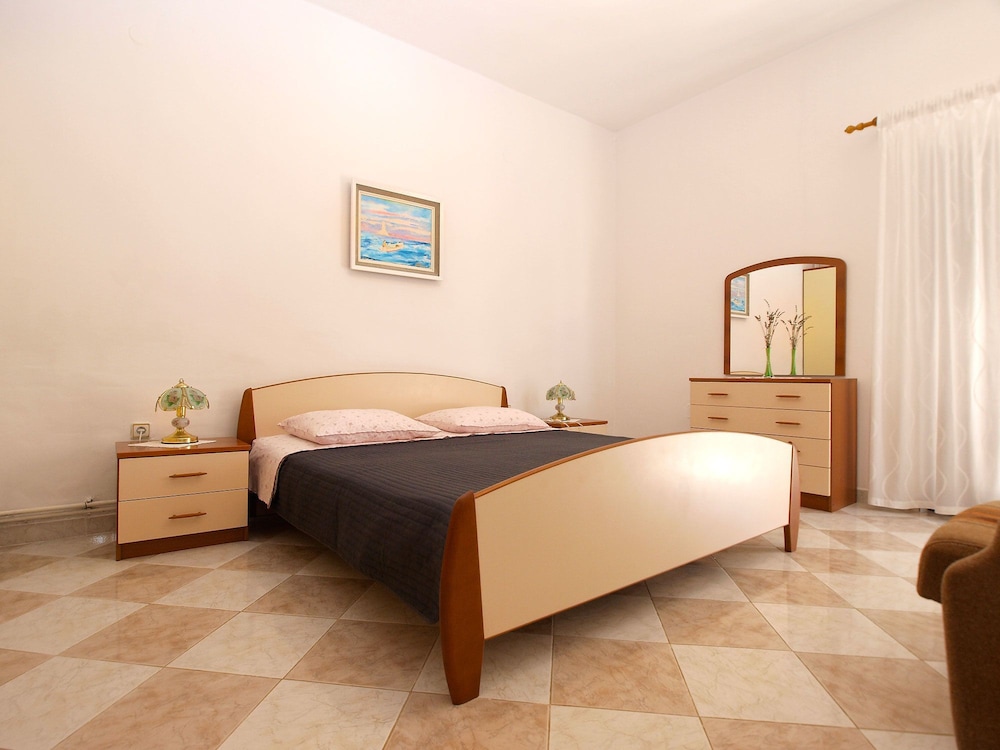 Apartment 539 view 3