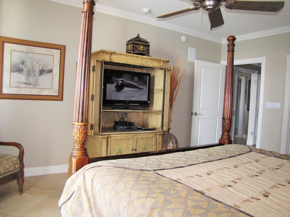 Majestic Sun Condos by Crystal Waters