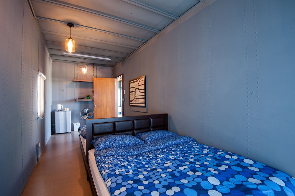 Cape 42 Hostel III