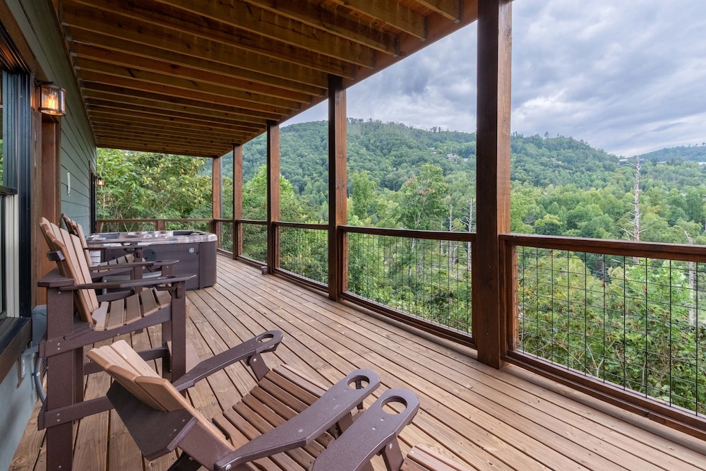 Raccoon Ridge Retreat - Gatlinburg Mountain Escape